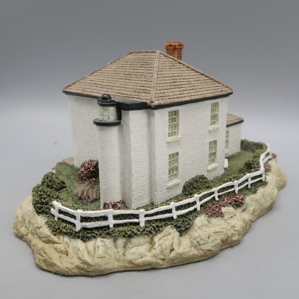 Harbour Lights Lighthouse #174 Lady Lightkeepers IDA Lewis Rock Minitur Figurine